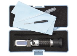Réfractomètre universel pour concentrés de fruits (jus, sirops, confitures, etc.) AT 32 SIXTOL