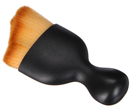 Brosse de précision pour le nettoyage des grilles d'aération CAR DETAILING VENT BRUSH 1